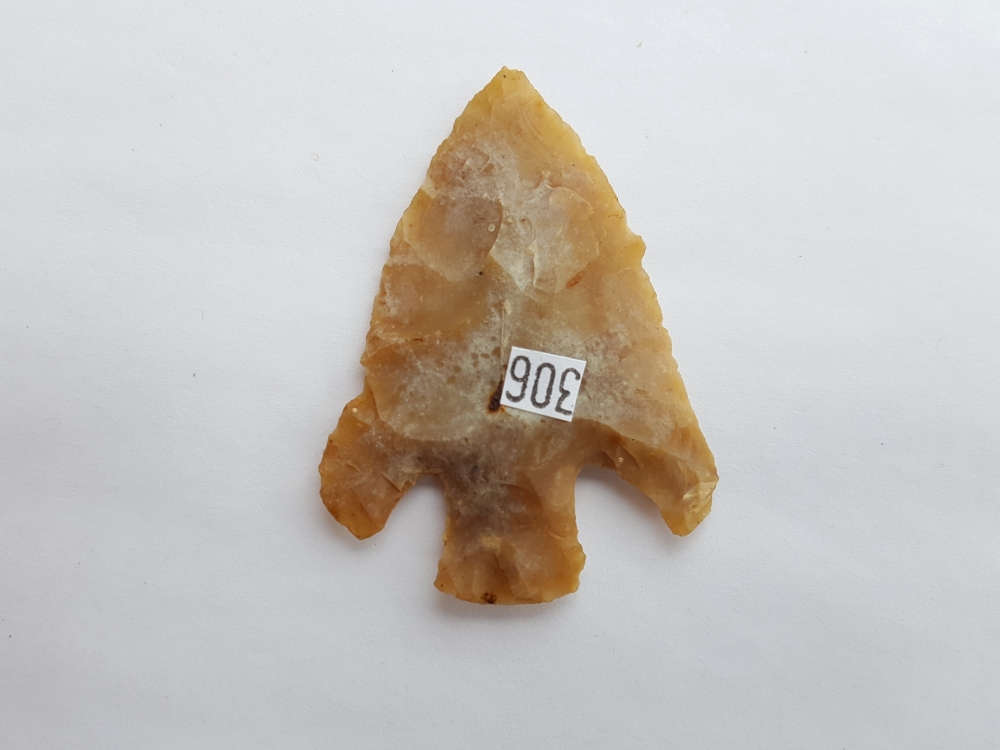 Fl. Clay type arrowhead, TRANSLUCENT FL. CHERT! | Fossils & Artifacts for Sale | Paleo Enterprises | Fossils & Artifacts for Sale
