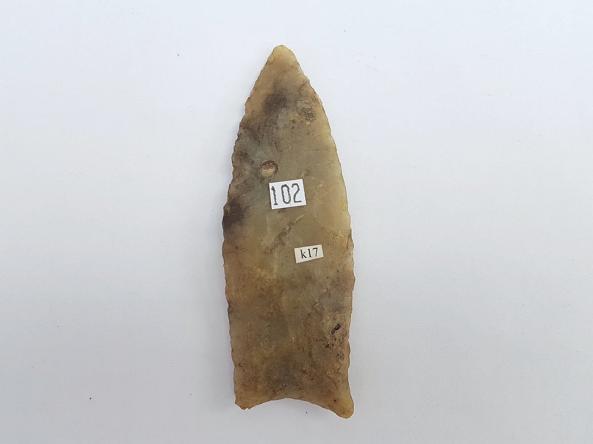 Fl. Simpson type arrowhead, TRANSLUCENT CHERT, comes w/COA! | Fossils & Artifacts for Sale | Paleo Enterprises | Fossils & Artifacts for Sale