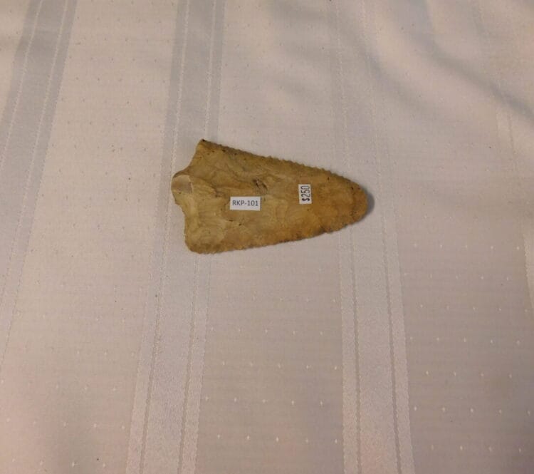 Bascom type arrowhead, Fl. Chert | Fossils & Artifacts for Sale | Paleo Enterprises | Fossils & Artifacts for Sale